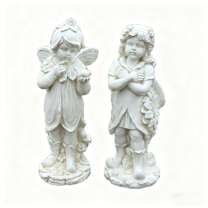 Escultura humana de fibra de vidrio de un angelito