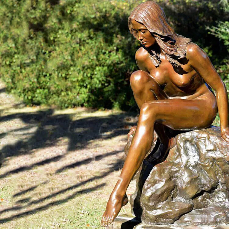 Escultura femenina desnuda de bronce para jardín al aire libre de tamaño natural – Diseño sensual