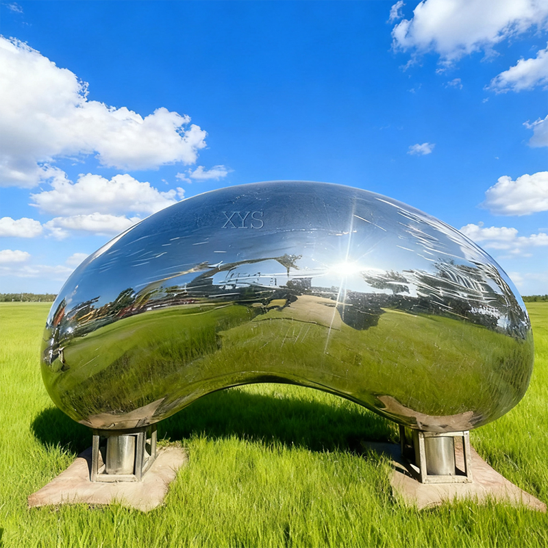 Escultura abstracta del espejo de la vaina de la nube