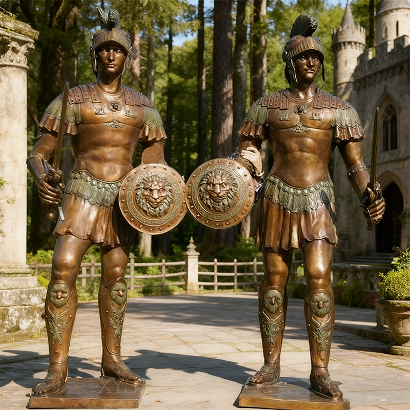 Escultura de bienvenida del soldado romano de bronce
