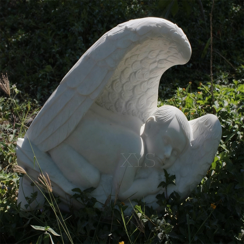 Escultura de ángel durmiente de mármol blanco